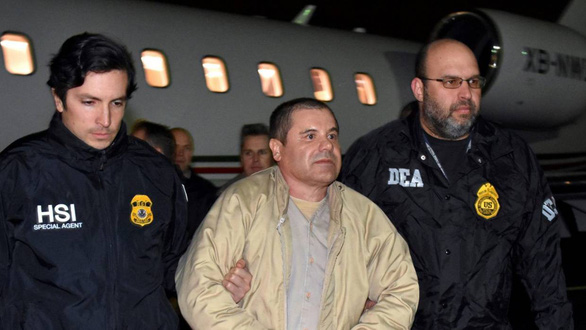 Kể từ khi được dẫn độ sang Mỹ đầu năm ngoái, trùm ma túy Mexico Guzman bị giam trong biệt khám - Ảnh: AP