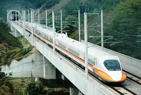 Để đạt tốc độ tối đa, tuyến đường sắt cao tốc Bắc - Nam sẽ chủ yếu đi qua cầu và hầm, chiếm 70% quãng đường.