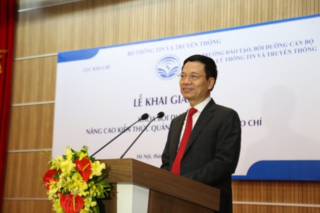 Bộ trưởng Nguyễn Mạnh Hùng đến dự và phát biểu trong buổi khai giảng lớp “Bồi dưỡng nâng cao kiến thức quản lý nhà nước về báo chí” 