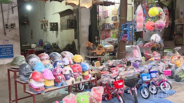 hiện nay trên thị trường vẫn có nhiều cửa hàng buôn, bán tràn lan mũ thời trang, mũ bảo hiểm không đảm bảo chất lượng