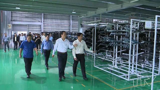 đồng chí Bí thư Tỉnh ủy, Chủ tịch HĐND tỉnh Trịnh Văn Chiến và đoàn công tác của tỉnh đã đến thăm Khu phức hợp sản xuất và lắp ráp ôtô Chu Lai - Trường Hải của Công ty cổ phần ô tô Trường Hải Thaco. 