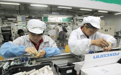 Việc xây dựng nhà máy lắp ráp iPhone tại Việt Nam có thể giúp Foxconn tránh được thuế nhập khẩu do căng thẳng Mỹ Trung. Ảnh: 9to5mac.