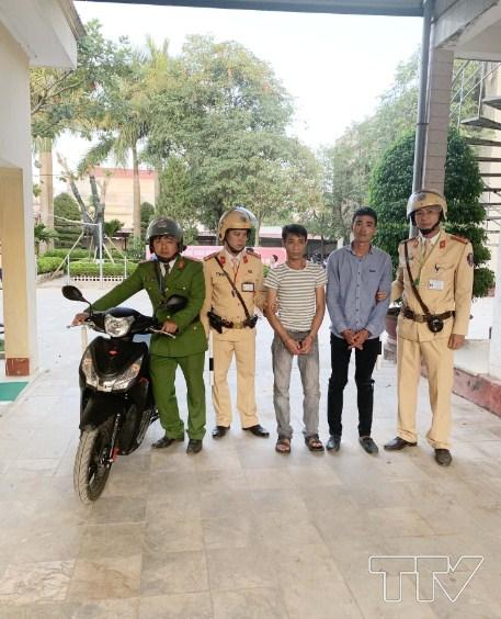 Cảnh sát giao thông Công an huyện Triệu Sơn bắt quả tang 2 đối tượng tàng trữ và mua bán ma túy