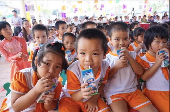 Có hơn 1,3 triệu trẻ em mẫu giáo và học sinh tiểu học được thụ hưởng chương trình “Sữa học đường”.