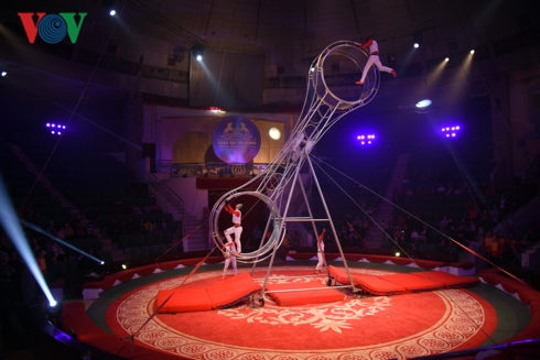 Tiết mục Vòng xoay mạo hiểm lần đầu tiên được trình diễn tại cuộc thi.