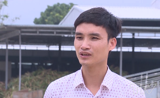 &Ocirc;ng L&ecirc; Ngọc V&otilde; - Ph&oacute; gi&aacute;m đốc C&ocirc;ng ty ph&aacute;t triển giống v&agrave; chăn nu&ocirc;i Thọ Xu&acirc;n: Ngo&agrave;i tạo việc l&agrave;m cho lao động địa phương, DN cũng thu mua sản phẩm n&ocirc;ng nghiệp kh&aacute;c trong ng&agrave;y như rơm, ng&ocirc; c&acirc;y c&oacute; bắp, cỏ v&agrave; thậm ch&iacute; l&agrave; ngọn m&iacute;a, thứ nhất giải quyết b&agrave;i to&aacute;n m&ocirc;i trường, ngo&agrave;i ra gi&uacute;p cho b&agrave; con n&ocirc;ng d&acirc;n c&oacute; được thu nhập kh&aacute;c từ phụ phẩm trong n&ocirc;ng nghiệp.