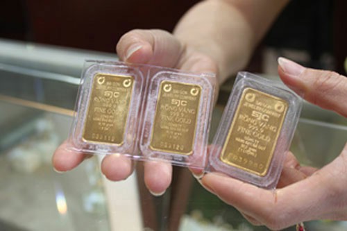 Chiều nay 12/12, giá vàng SJC đã sụt giảm sâu xuống dưới 36,3 triệu đồng/lượng (chiều mua vào) và chỉ còn cao hơn giá vàng thế giới 1,1 triệu đồng/lượng.