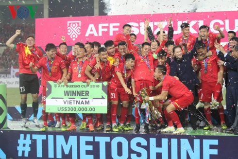 ĐT Việt Nam không có thời gian nghỉ ngơi sau khi giành chức vô địch AFF Cup (Ảnh: Dương Thuật).