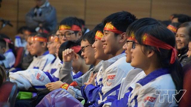 Bốn người chơi đã khiến cho các cổ động viên đi qua nhiều cung bậc cảm xúc.....đó là sự ngỡ ngàng bất ngờ trước câu trả lời thông minh, chính xác của các thí sinh