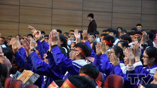 ...và những niềm vui vỡ òa khi trận thi kết thúc.