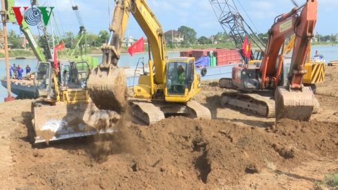 Công trình thi công Dự án đập ngăn mặn Sông Hiếu.