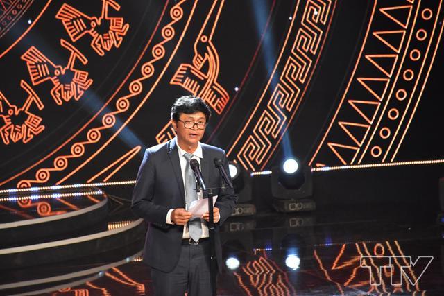  &Ocirc;ng Trần B&igrave;nh Minh  - Tổng Gi&aacute;m đốc Đ&agrave;i Truyền h&igrave;nh Việt Nam tuy&ecirc;n bố Bế mạc Li&ecirc;n hoan Truyền h&igrave;nh to&agrave;n quốc lần thứ 38.