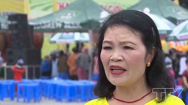 Cô Nguyễn Thị Hoàng Oanh - Huyện Hoằng Hóa:  "Tất cả các thành viên đều nỗ lực tập luyện để đem đến những phần thi hấp dẫn "
