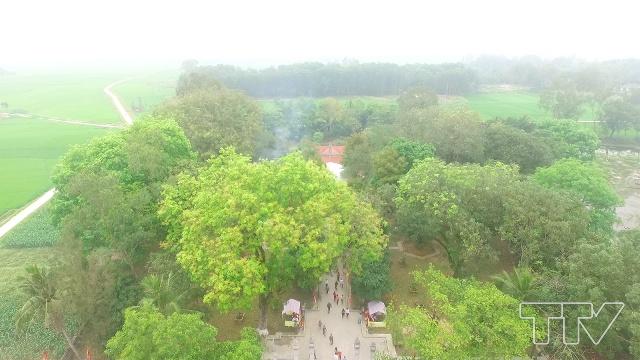 Quang cảnh Khu di t&iacute;ch Đền thờ L&ecirc; Ho&agrave;n nh&igrave;n từ tr&ecirc;n cao