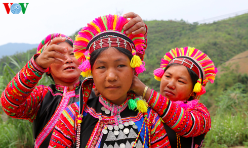 Đồng b&agrave;o d&acirc;n tộc La Hủ.