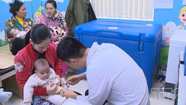 Trung tâm Y tế dự phòng tỉnh Thanh Hóa hiện đã tiếp nhận hơn 21.000 liều vắc xin ComBe Five của Ấn Độ thay thế cho vắc xin Quinvaxem 5 trong 1 của Hàn Quốc đã ngừng sản xuất