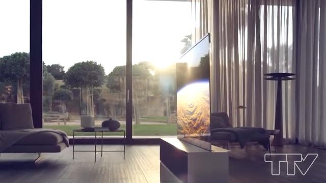 “siêu phẩm” tivi 65 inch có thể tự động cuộn tròn và biến mất trong tích tắc