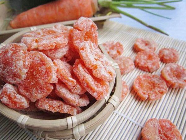 Mứt cà rốt kiểu truyền thống vừa thơm ngon, lại ngọt ngào mang hương vị đầy quyến rũ của mùa xuân. 