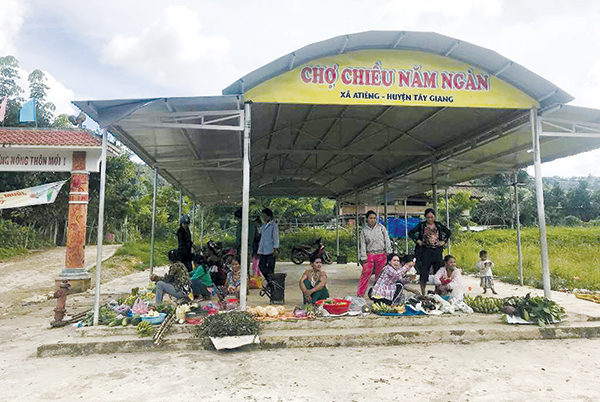 Chợ chiều 5 ngàn ra đời đã kích thích sự tò mò của nhiều người và nó đã dần trở thành một thương hiệu riêng của Tây Giang.
