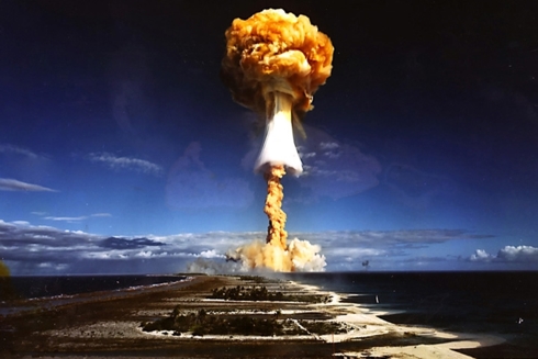  Một vụ thử bom hạt nhân. Ảnh: Bộ Quốc phòng Mỹ.