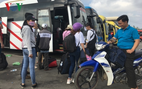 Nhà xe An Lộc Sinh đã điều một xe ghế ngồi đến để đưa hành khách vào TP Hồ Chí Minh.