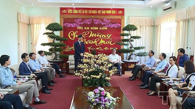 Chủ tịch UBND tỉnh Nguyễn Đình Xứng kiểm tra công tác đảm bảo an ninh trật tự và tổ chức cho nhân dân đón xuân Kỷ Hợi tại thị xã Bỉm Sơn.