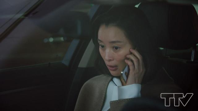 Vợ chồng Tuấn Sinh chuẩn bị về nhà thì Đường Tinh điện thoại muốn gặp Lang Linh.