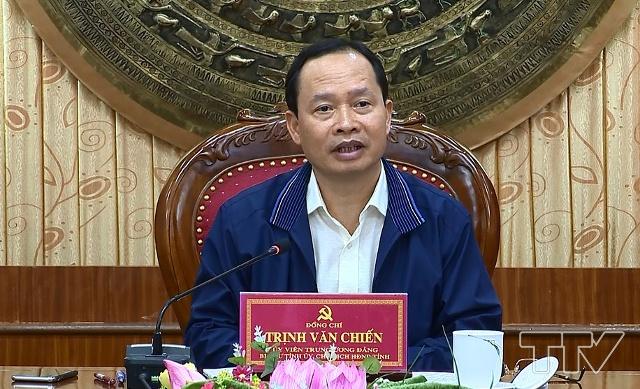 Đồng chí Trịnh Văn Chiến, Bí thư Tỉnh uỷ, Chủ tịch HĐND tỉnh phát biểu tại hội nghị.