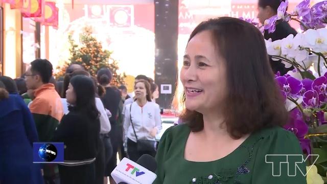 Bà Đào Thị Hoa - Phường An Hoạch, Thành phố Thanh Hóa: Tôi phải xếp hàng chờ mới mua được sản phẩm ưng ý, hy vọng cả năm thuận lợi, hanh thông.