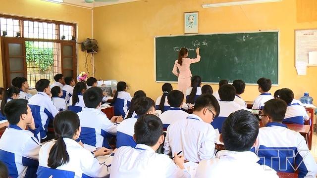 Trường THPT Quảng Xương 1 có hơn 1.600 học sinh và 90 cán bộ, giáo viên tham gia cuộc thi “Tìm hiểu 990 năm Danh xưng Thanh Hóa với tư cách là đơn vị hành chính trực thuộc Trung ương &quot;.