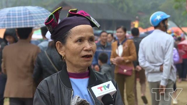 B&agrave; L&ecirc; Thị N&agrave;u, X&atilde; Đồng Lương, huyện Lang Ch&aacute;nh: H&ocirc;m nay đến với lễ hội rất l&agrave; phấn khởi. Ấn tượng nhất l&agrave; m&uacute;a Pồn P&ocirc;ng.