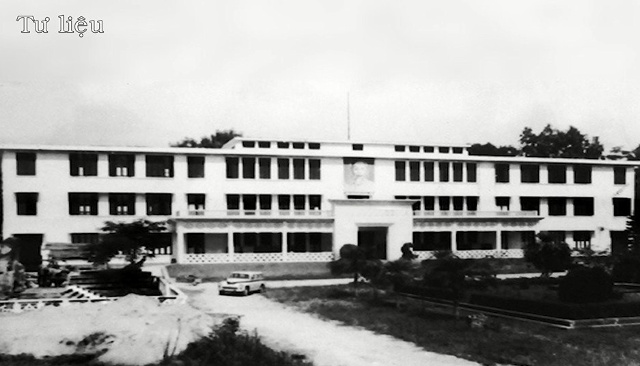Được thành lập từ năm 1899, trong điều kiện cơ sở vật chất, trang thiết bị, phương tiện vô cùng khó khăn, đội ngũ thầy thuốc không nhiều, nhưng Bệnh viện Đa khoa tỉnh Thanh hóa đã không ngừng vươn lên, từng bước trưởng thành.