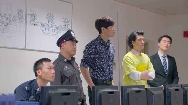 Trong khi đó ở bên ngoài, Thiên Tục và Thiên Khâu lo lắng tìm cách cứu Chi Nguyên.