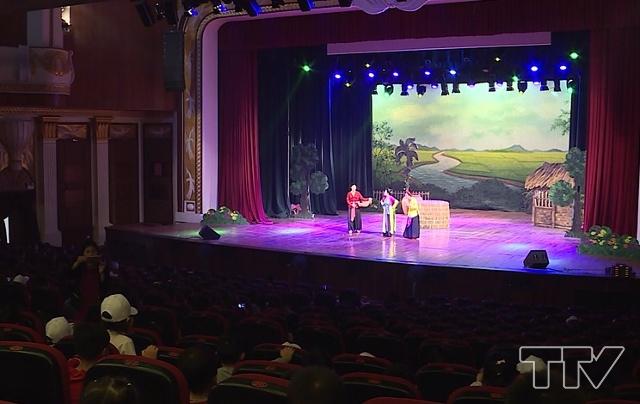 vở kịch “Chuyện Tấm Cám” đã thu hút đông đảo sự theo dõi của học sinh lứa tuổi mầm non, tiểu học trên địa bàn thành phố Thanh Hóa.