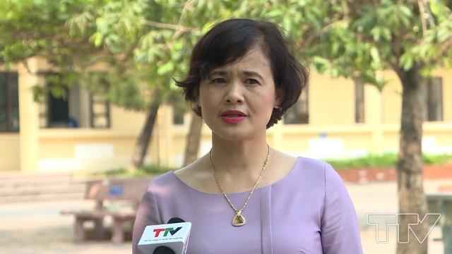 Cô Nguyễn Thị Thu Hà, Phó Hiệu trưởng trường THCS Minh Khai – Thành phố Thanh Hoá: Chúng tôi có phong trào cổng trường tự quản, theo dõi sát sao việc mua quà vặt quanh cổng trường, có thể nói là trong trường thì quản lý rất là tốt nhưng ở phía bên ngoài thì chúng tôi thấy rất là khó khăn.
