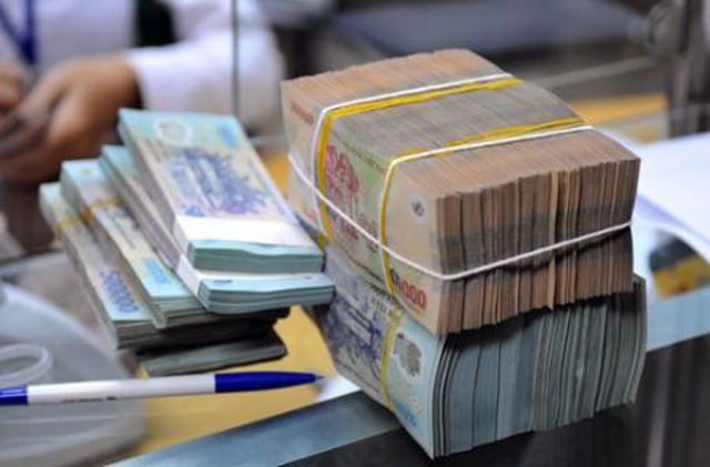Ngân hàng Nhà nước đã bơm ròng 31.500 tỷ đồng ra thị trường nhằm  &quot;hạ nhiệt &quot; căng thẳng thanh khoản khi lãi suất liên ngân hàng tăng khá mạnh.