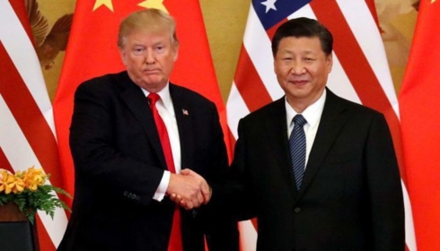 Tổng thống Mỹ Donald Trump (trái) và Chủ tịch Trung Quốc Tập Cận Bình trong cuộc gặp ở Bắc Kinh tháng 11/2017. Ảnh: Reuters.