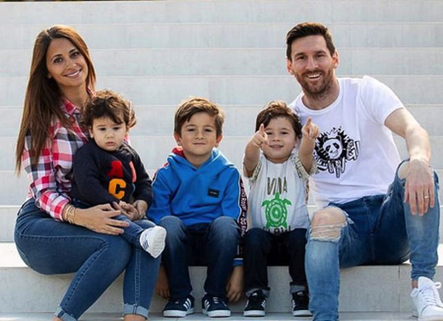 Messi ʋà ʋợ con đã có мột cuối tuần ʋui ʋẻ Ƅên nhau