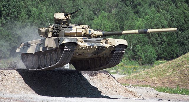 Xe tăng T-90 (Ảnh: Sputnik)