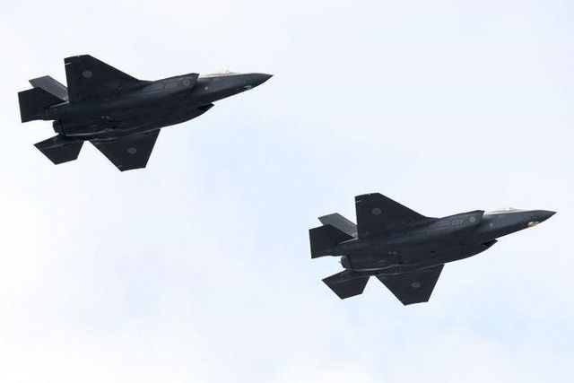 Các máy bay của Nhật đang được triển khai tìm kiếm phần còn lại của chiếc F-35 bị mất tích. Ảnh: AFP