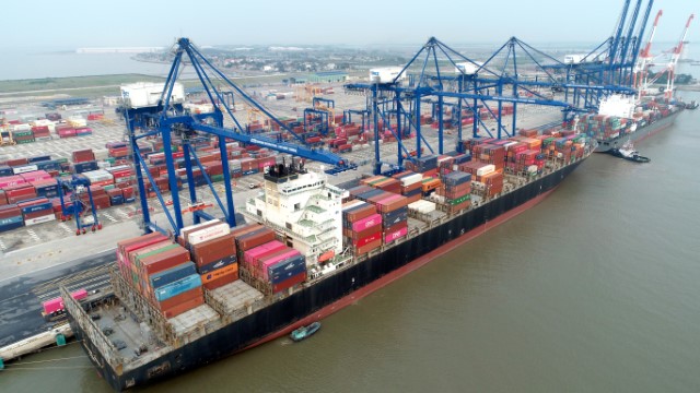 Cảng HICT đón tàu Northern Jaguar sức chở hơn 8.800 TEUs. Ảnh: hict.net.vn