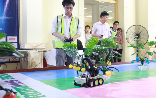 Thí sinh đang tham dự bài thi