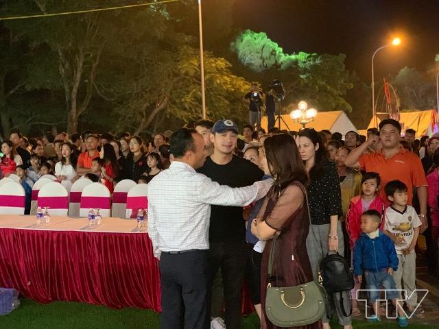 Chương trình thu hút sự tham gia của nhiều khán giả, trong đó có MC Anh Tuấn (Đài truyền hình Việt  Nam)