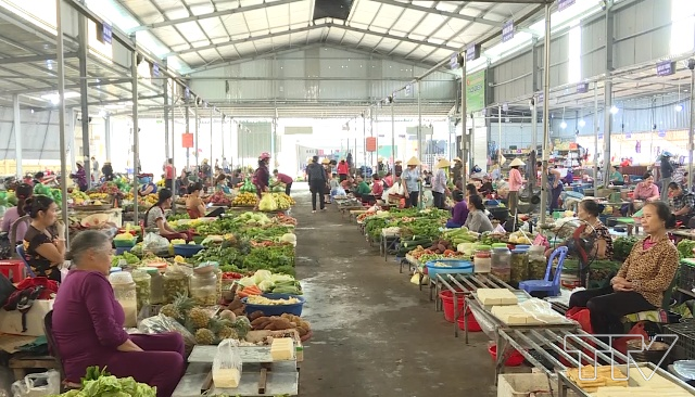 chợ thị trấn Quảng Xương