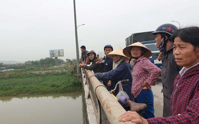 Hiện trường người phụ nữ nhảy cầu tự tử
