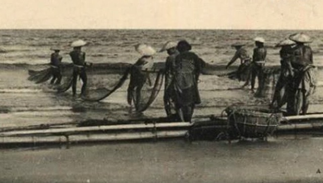 Ngư dân Sầm Sơn thủa ấy quanh năm bám biển bằng những ngư cụ đơn sơ..…