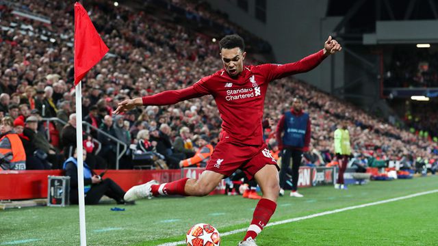 Dù còn trẻ nhưng Alexander-Arnold đã thể hiện sự tinh quái trước Barcelona