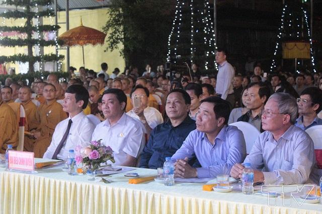 Các đồng chí lãnh đạo tỉnh và thành phố tham dự chương trình khai mạc Đại lễ Phật Đản 2019 – Phật lịch 2563