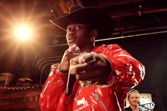 Chàng trai 20 tuổi Lil Nas X thành công bất ngờ với ca khúc Old Town Road - Ảnh: BILLBOARD