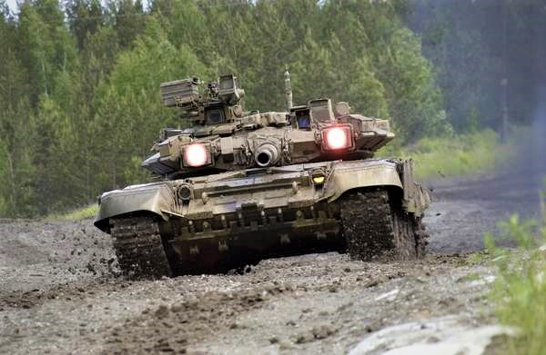 Xe tăng T-90 Nga huấn luyện dã ngoại. Nguồn: army-technology.com
